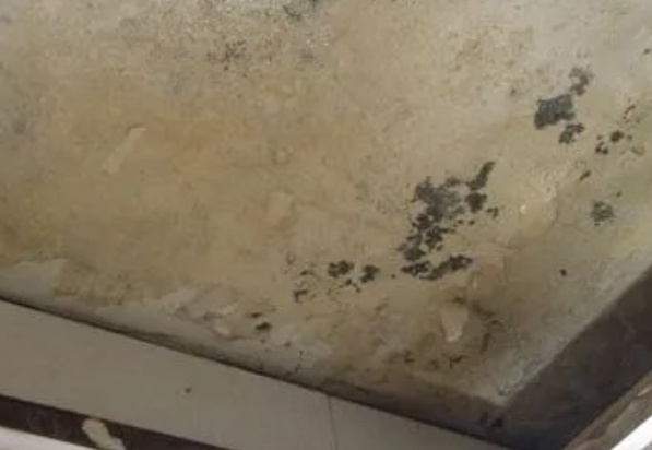 准格尔阳台漏水维修公司分享下准格尔卫生间渗水维修需要注意哪些问题。